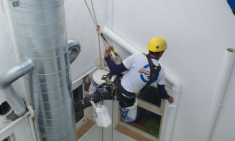 Reparación de conductos en patios interiores